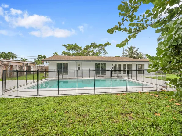 6952 Tradewind Way, Lake Worth, FL 33462