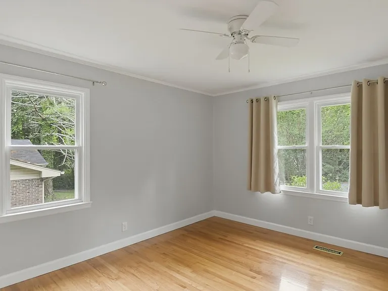 1306 Brockton Dr — Photo 16