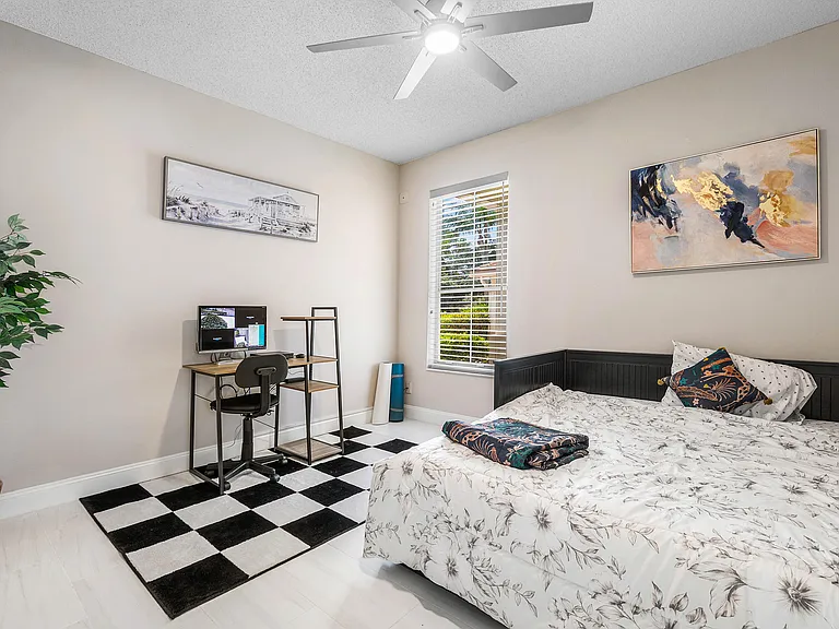 4180 Manor Forest Trl — Photo 32