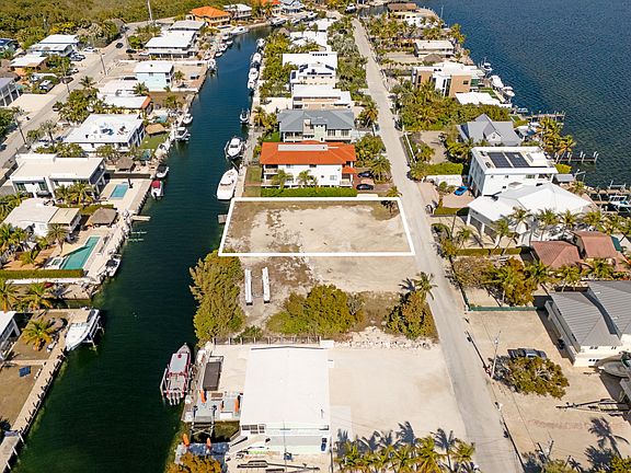 4th image of 613 Island Dr