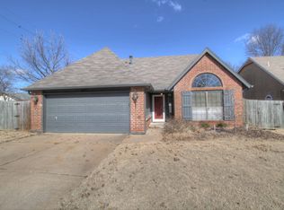 2827 W 64th Pl S, Tulsa, OK 74132
