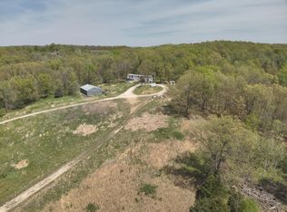 892 Dority Dr, Edwards, MO 65326