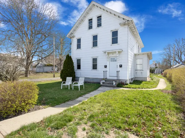 80 High St #1, Somerset, MA 02726