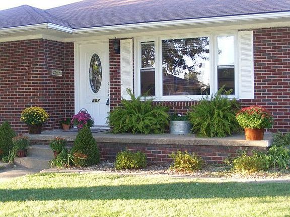 3rd image of 307 Stockton Dr