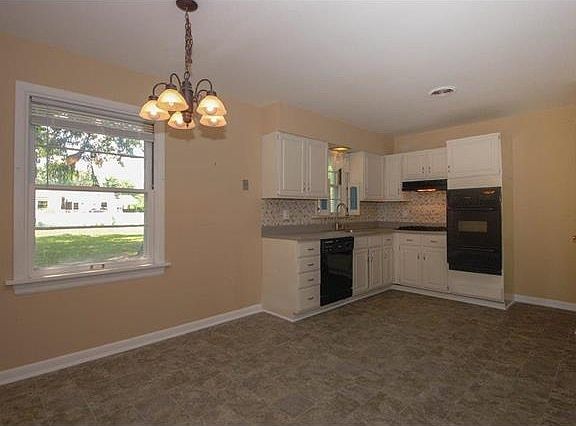 4th image of 159 Saint Cin Ln