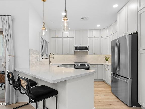 2nd image of 3006 N 37TH Street #4