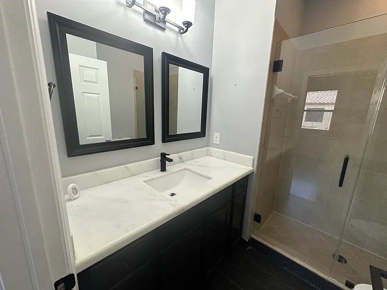 MASTER BEDROOM BATH