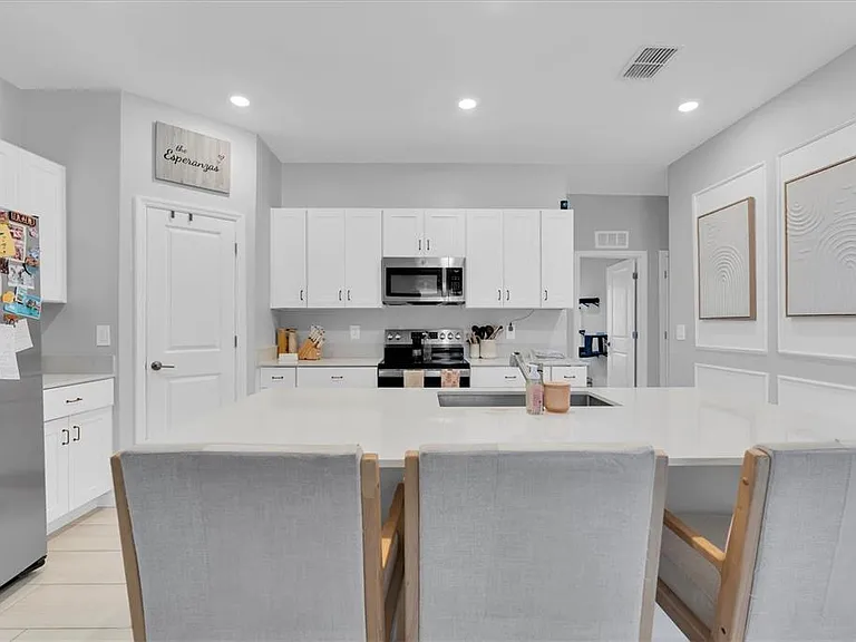 10155 Gentle Rain Dr — Photo 10