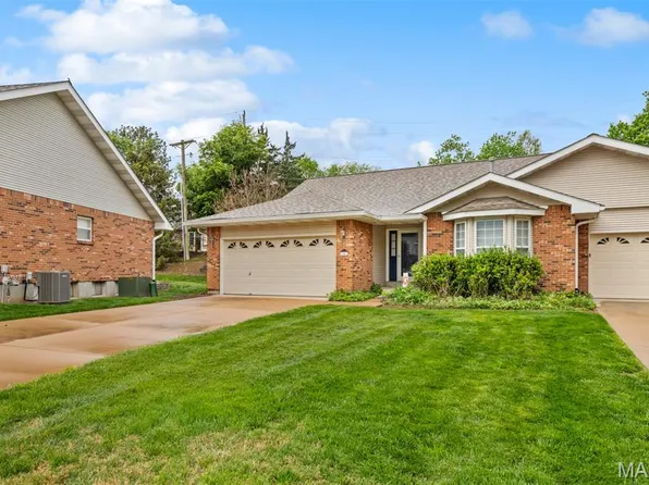 15412 Braefield Dr, Chesterfield, MO 63017