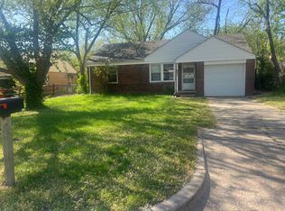 651 S Drury Ln, Wichita, KS 67207