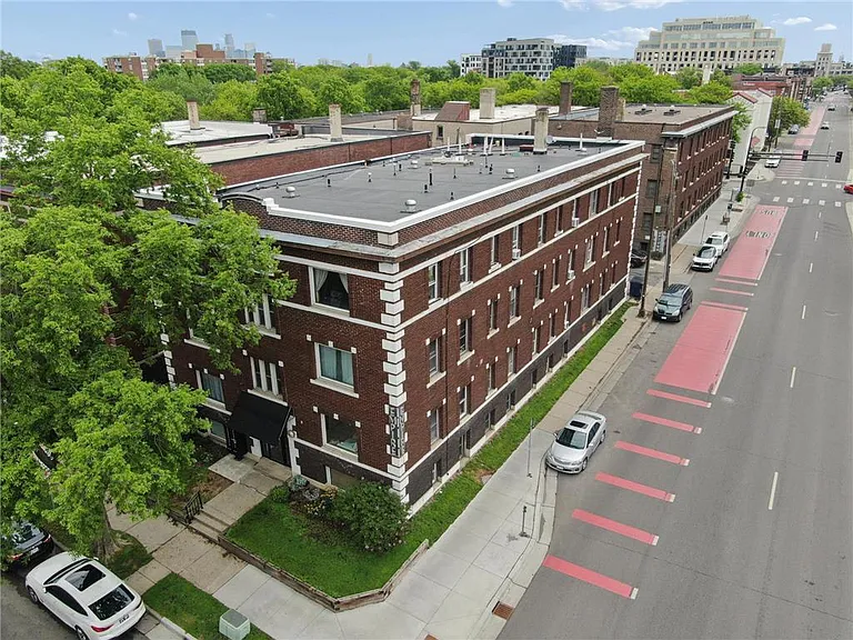 2881 Irving Ave S #106 — Photo 12