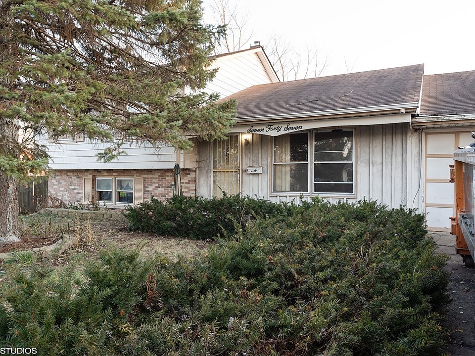1st image of 747 Dickens Ave