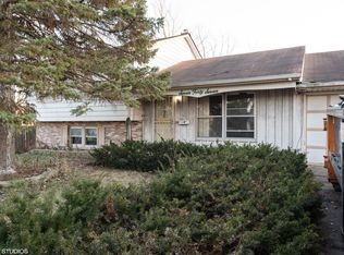 747 Dickens Ave, Glendale Heights, IL 60139
