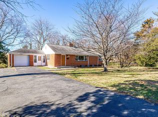 3906 Sleepy Hollow Rd, Falls Church, VA 22041