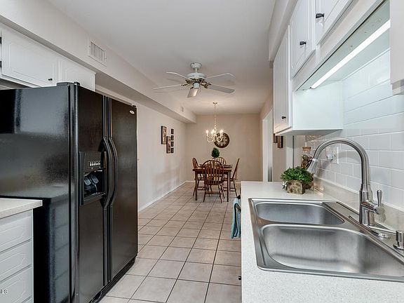 NICE BRIGHT KITCHEN
