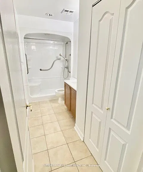 350 Princess Royal Dr #312 — Photo 9