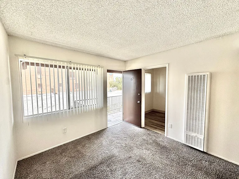 7821 Linda Vista Road — Photo 6