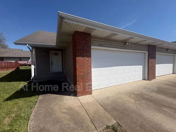 1212B Flora St, Nixa, MO 65714