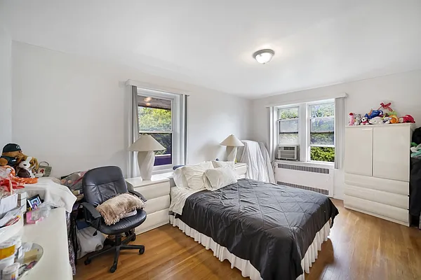 Sold by NextDoor Realty | media 9