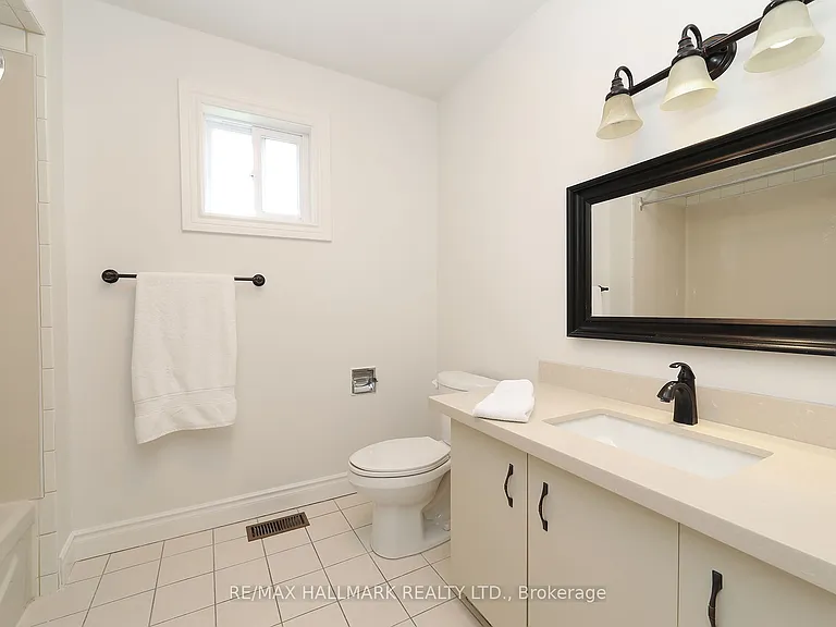 58 Pickett Cres — Photo 34