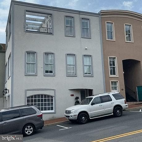 1st image of 11 Alexandria Pike