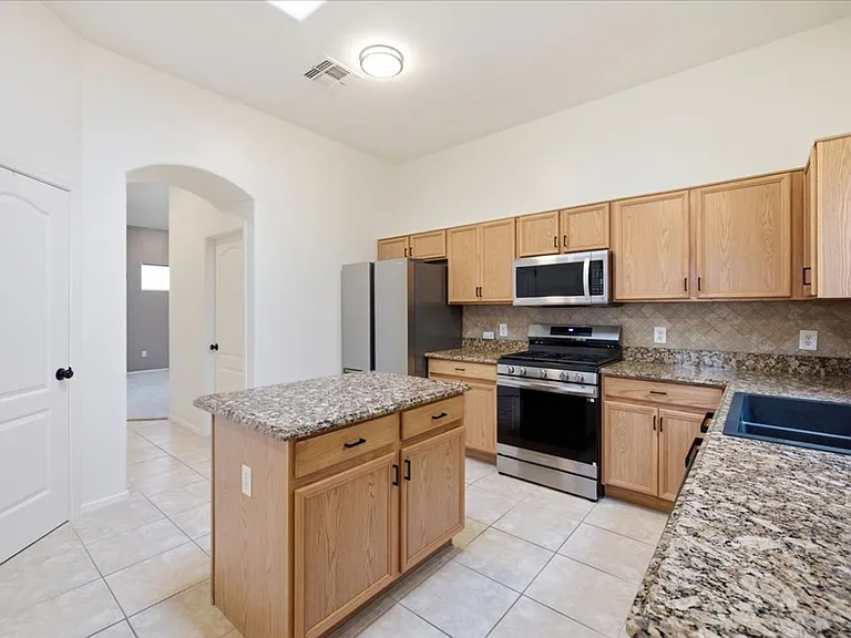 601 E Pima Meadows Dr — Photo 8