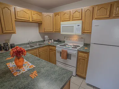 2 bed 1 bath Upper (12P)