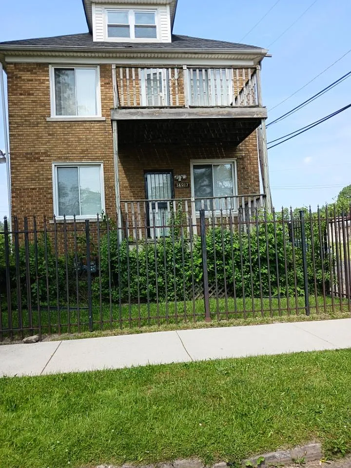 2 bed, 900 sqft, $725 — Photo 1