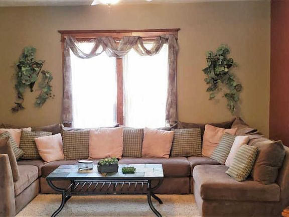 3rd image of 408 S Oakwood Ave