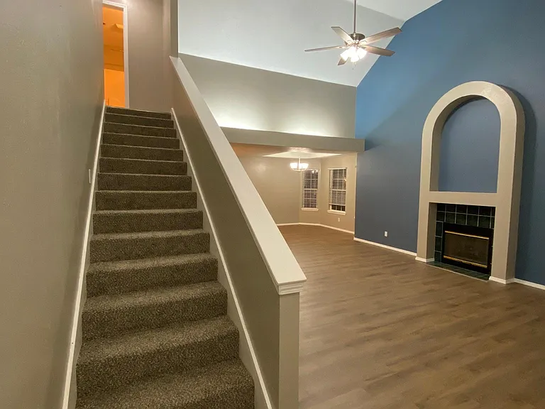 782 W Juniper Ln — Photo 2