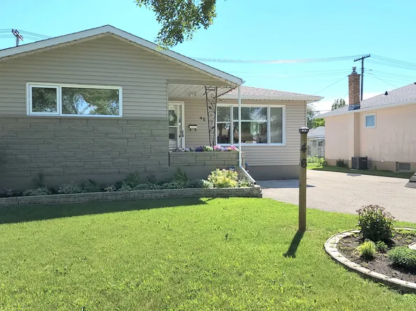 46 Arrowwood Dr S #1, Winnipeg, MB R2V 2N8