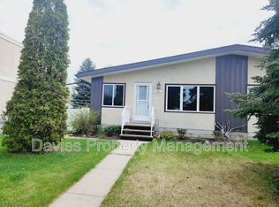 3913 115a St NW, Edmonton, AB T6J 1R2