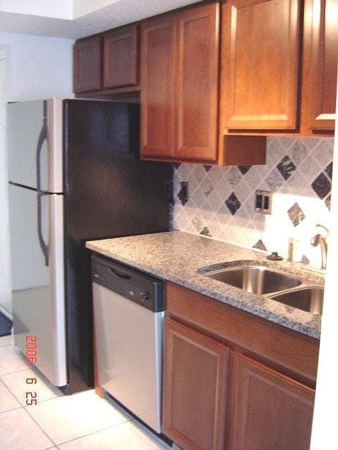 1st image of 204 Lewfield Cir