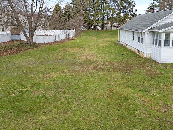 4th image of 412 Willow St