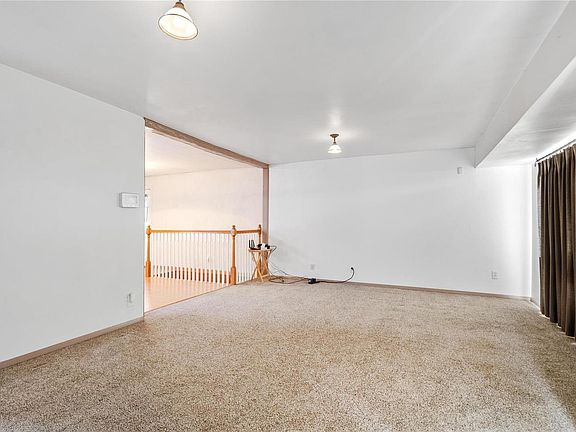 5th image of 4059 Central Ln