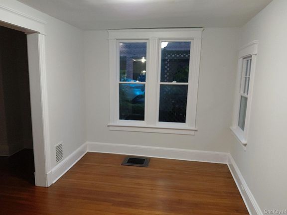 3rd image of 36 4th Avenue