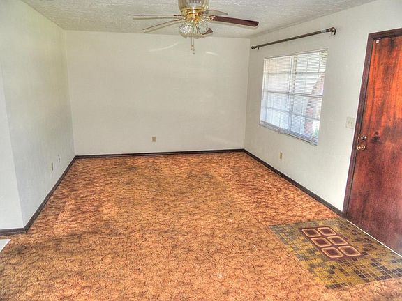 3rd image of 1727 Carolina Ave