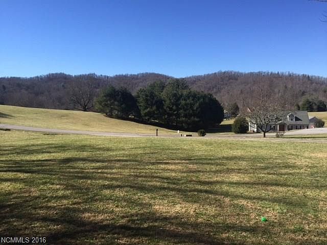 2nd image of 112 Hillcrest Circle Rd