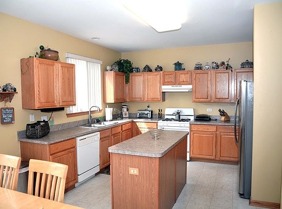 4th image of 10471 Somerset Ln