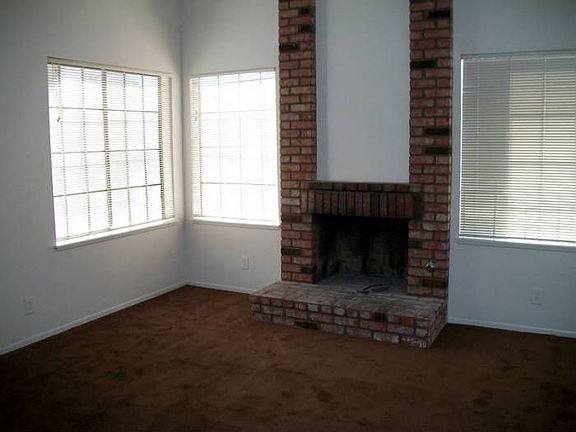 Living Room - Fireplace