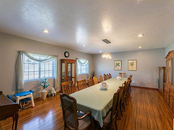 4th image of 4301 Stone Park Blvd