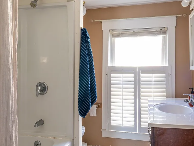 5 Village St — Photo 10