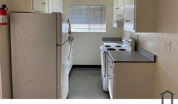 1st image of 1285 Macarthur Blvd APT 8