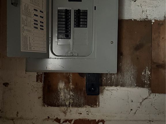5th image of 13605 Melzer Ave