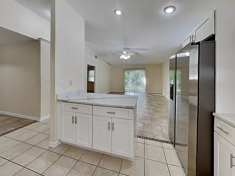 155 Plain View Dr #B — Photo 3