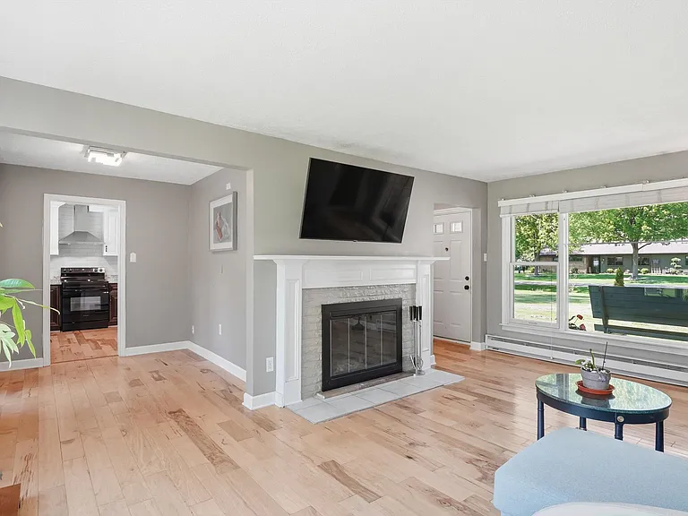16195 Madoline St — Photo 7