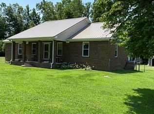 1724 Collinwood Hwy, Collinwood, TN 38450