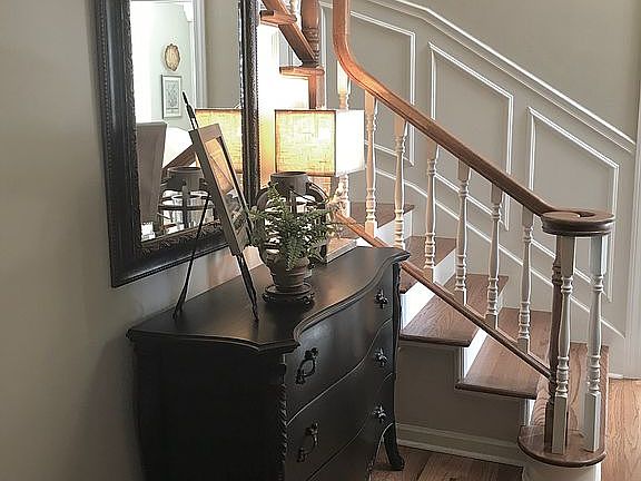 4th image of 155 Pinebrook Dr