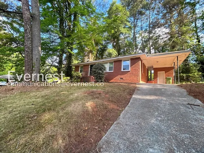 386 Lindsey Dr SE — Photo 3