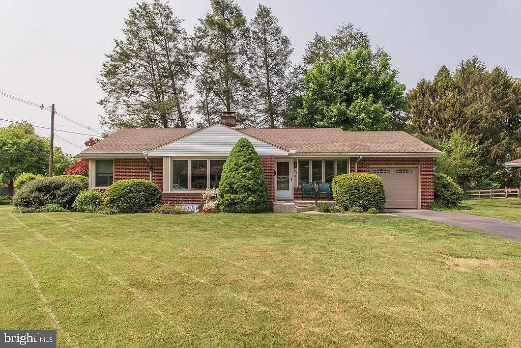 764 Floral Ave photo 1